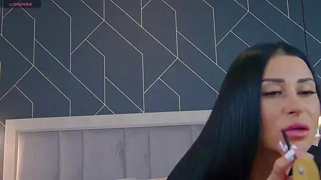 EmyLaveau on StripChat