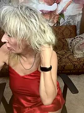 EsterHotMilf on StripChat 