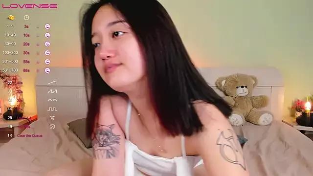 FreyaRaya on StripChat