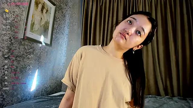 FreyaRaya on StripChat