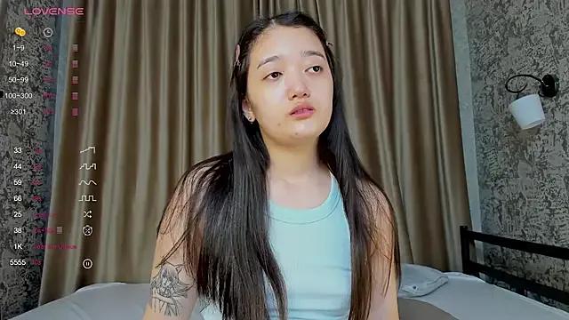 FreyaRaya on StripChat