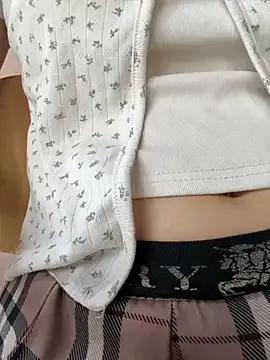 Hamy88 — Naked & doggy squirt with dildo at cafe