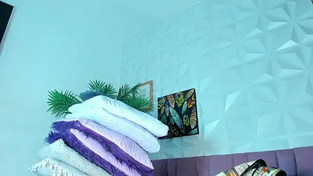 Hellen_Sky on StripChat 