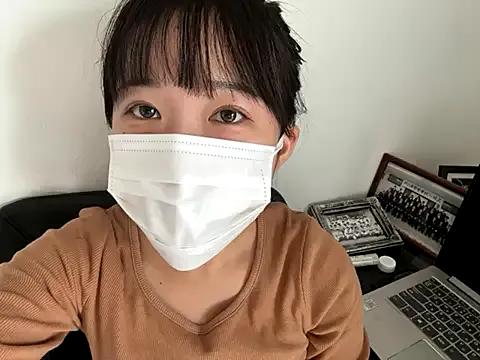 hikiwarinatto_xoxo on StripChat