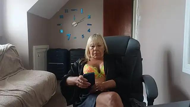 hollyjanesmith on StripChat 