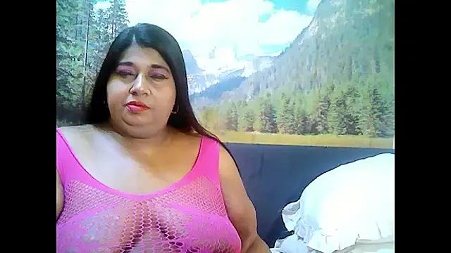 indianhoney694u on StripChat 