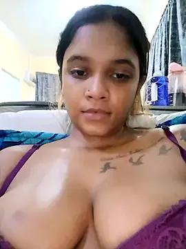 Indianqueen03 on StripChat 