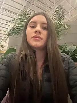 Isabella21_ on StripChat