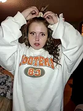 JuicyExxxperience on StripChat