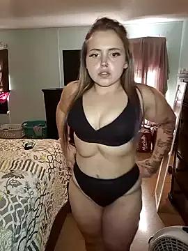 JuicyExxxperience on StripChat