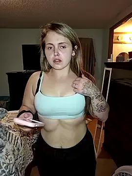 JuicyExxxperience on StripChat