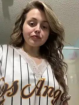 JuicyExxxperience on StripChat