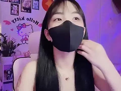 keelinnn19 on StripChat 