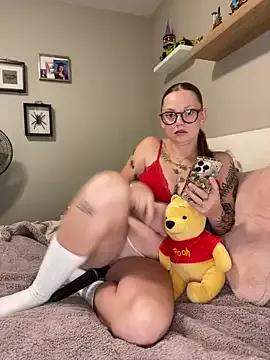 kelsred12 on StripChat