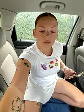 kelsred12 on StripChat