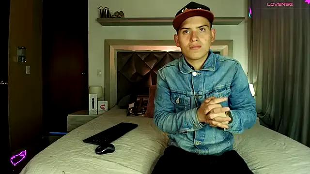 kinkypetite1 — lick boobs