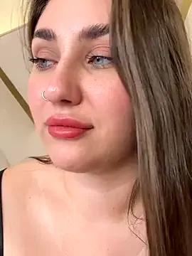 KiraBarlows on StripChat