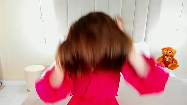 KiraHolli on StripChat