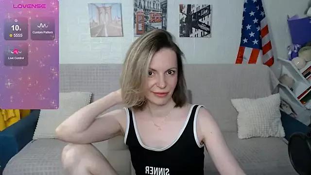 kiramarta on StripChat