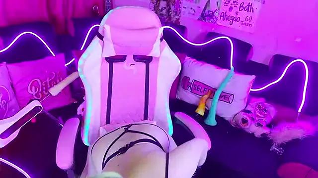 LaytonBox on StripChat