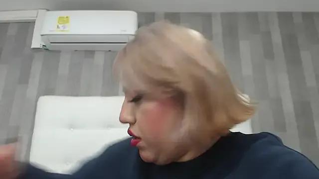 LeahMillerr on StripChat