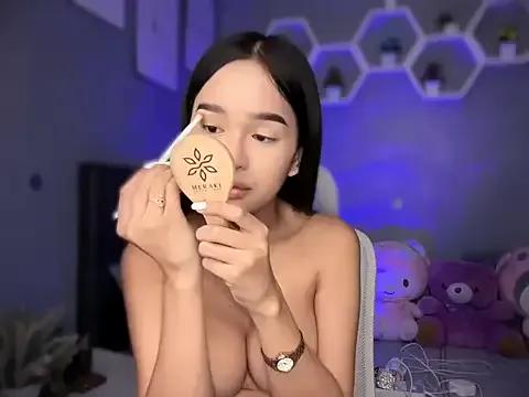 lelasohna on StripChat 