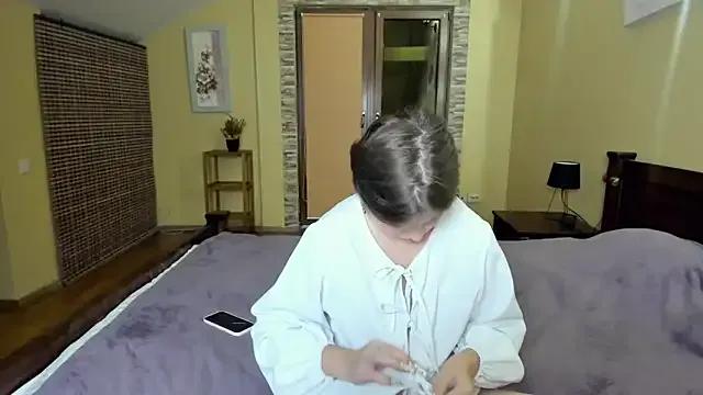 Lilly_Jess on StripChat 