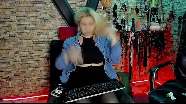 Liltildeman_moon on StripChat 