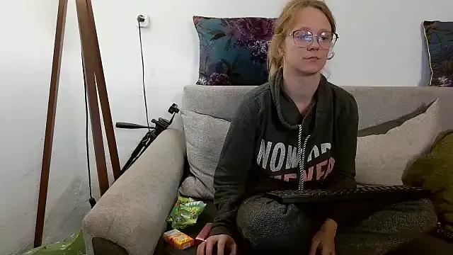 little-leni on StripChat