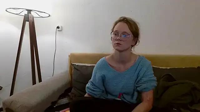 little-leni on StripChat