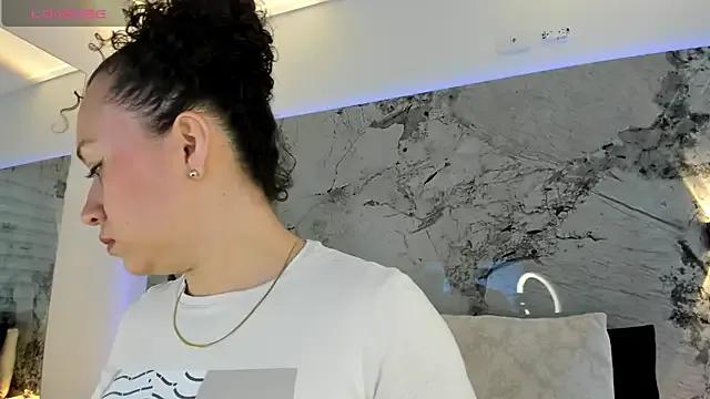 LIZ_HOLMES — Dirty moans & tongue play