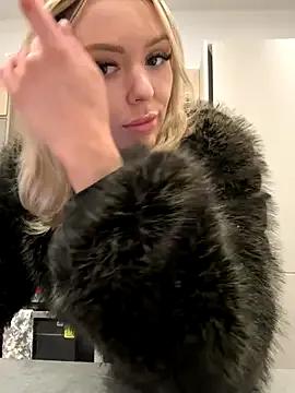 lolableux on StripChat 