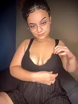 Lolacavalona on StripChat 