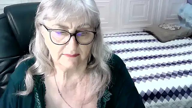 LolkaAlyss — Sucking magnificent boobs