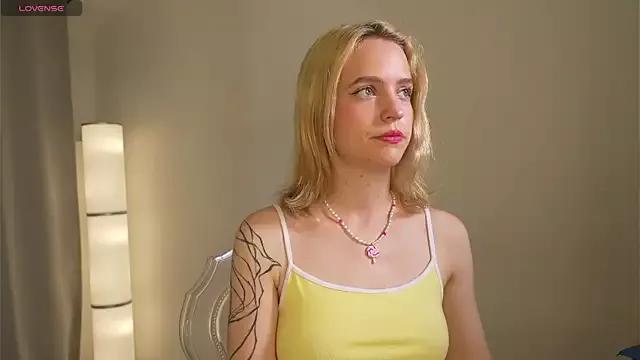 lolly_pie on StripChat 