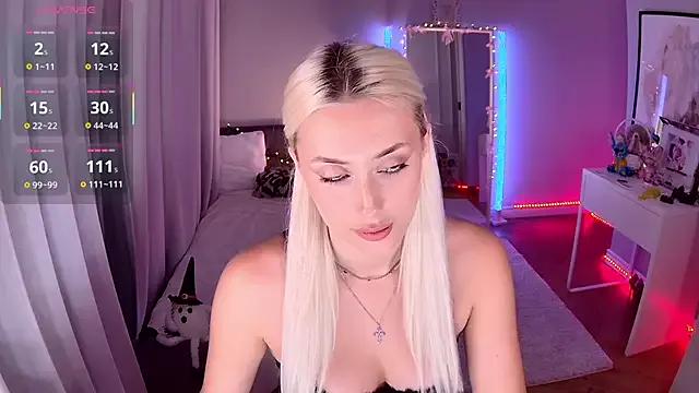 LoryWood — remove bra & bounce tits