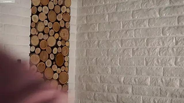LowOncoming on StripChat 