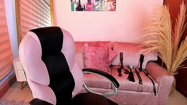 Lucie_Harper on StripChat