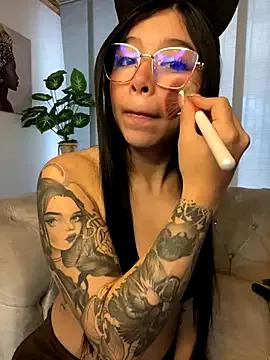 Maddy_Piink on StripChat 