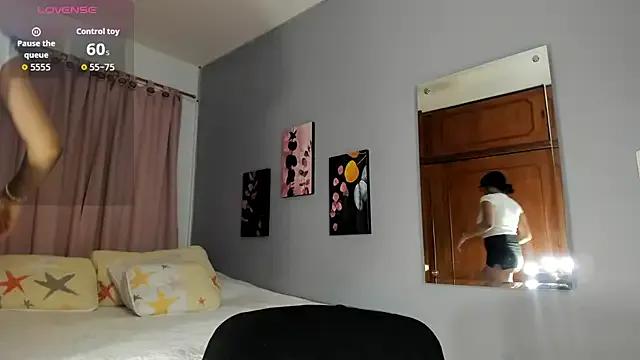 Maia_W10 on StripChat 