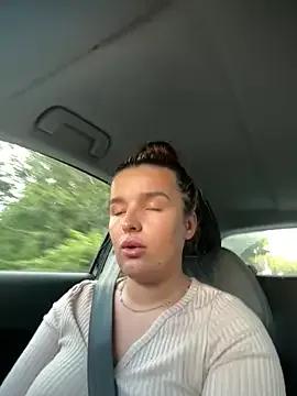 maisiesmithx — Boobs out for 5