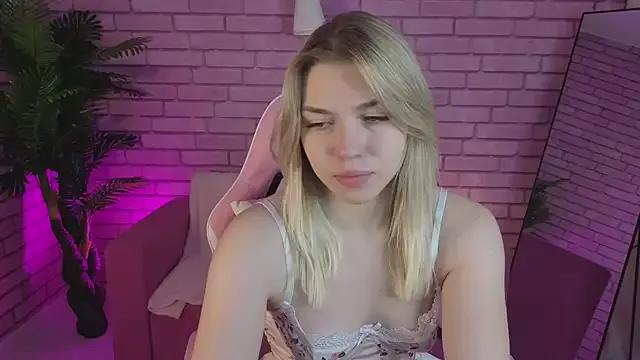 Margo_Robbbie — play with nips under top