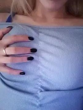 Masha_Titova555q on StripChat