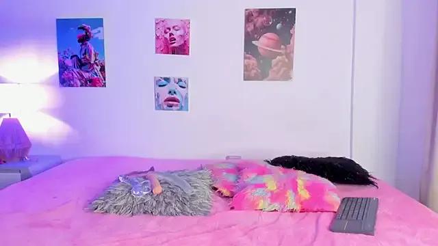 mia_purplee on StripChat