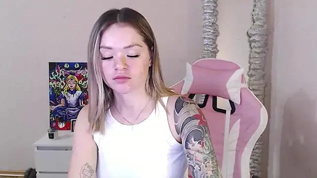 miaacatt on StripChat 