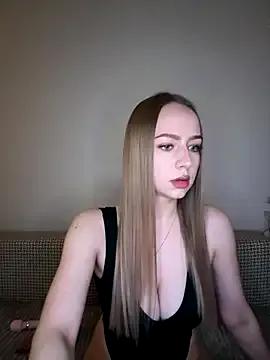 MissOyee on StripChat 