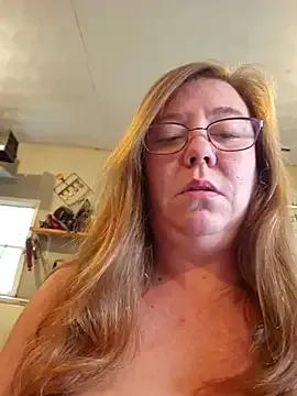 MsShelby40 on StripChat 