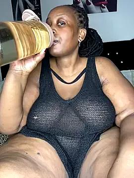 MsWhiteChocolatte — Freechat on StripChat