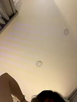 Nahomy_cute1 on StripChat