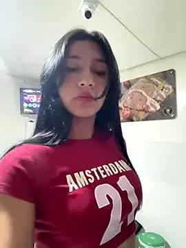 Nahomy_cute1 on StripChat